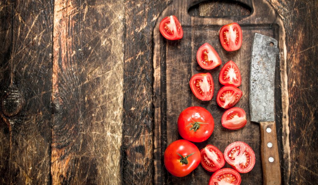 fresh cut tomatoes